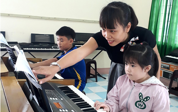 Lớp nhạc tại Trung tâm Nguyễn Hạ